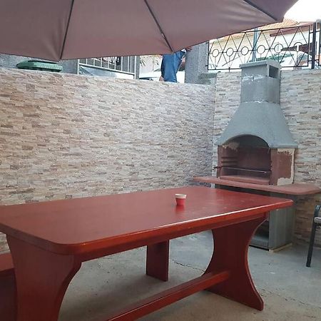 Apartman M&S 1 Kali, Otok Ugljanアパートメント エクステリア 写真