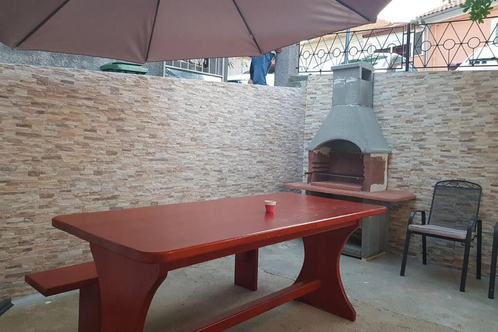 Apartman M&S 1 Kali, Otok Ugljanアパートメント エクステリア 写真